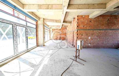 KARTAL ÜSKÜDAR CADDESİ ÜZERİNDE 197 M2 SATILIK EMSALSİZ DÜKKAN