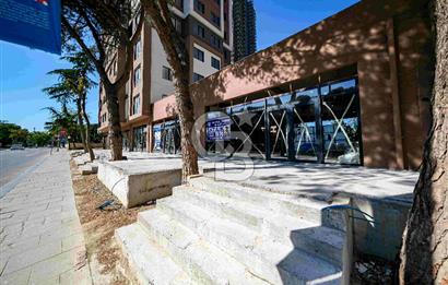 KARTAL ÜSKÜDAR CADDESİ ÜZERİNDE 197 M2 SATILIK EMSALSİZ DÜKKAN