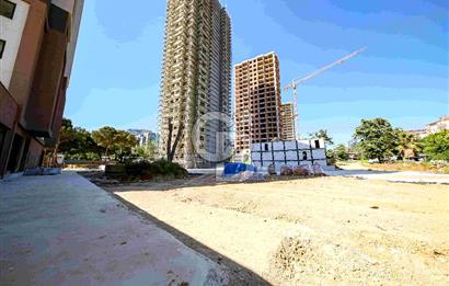 KARTAL ÜSKÜDAR CADDESİ ÜZERİNDE 197 M2 SATILIK EMSALSİZ DÜKKAN
