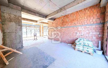 KARTAL ÜSKÜDAR CADDESİ ÜZERİNDE 197 M2 SATILIK EMSALSİZ DÜKKAN