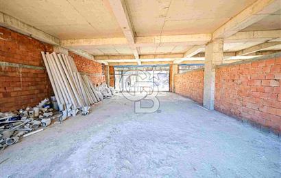 KARTAL ÜSKÜDAR CADDESİ ÜZERİNDE 197 M2 SATILIK EMSALSİZ DÜKKAN