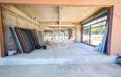 KARTAL ÜSKÜDAR CADDESİ ÜZERİNDE 197 M2 SATILIK EMSALSİZ DÜKKAN