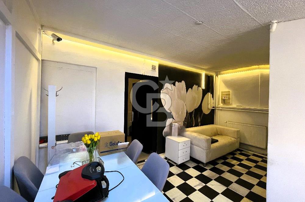 KOŞUYOLU Caddeye 1.Paralelde çok iyi konumda 390 m2 KİRALIK BİNA