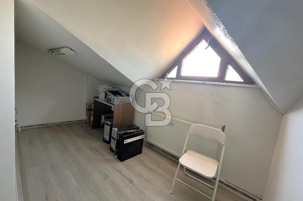 KOŞUYOLU Caddeye 1.Paralelde çok iyi konumda 390 m2 KİRALIK BİNA