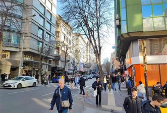 TUNALI BÜLTEN SOKAKTA 3+1 OTOPARKLI ÖNÜ AÇIK DAİRE 