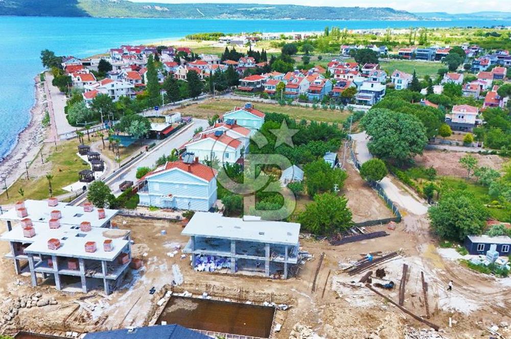 ÇANAKKALE DARDANOS DENİZE 30 M MESAFEDE SATILIK MÜSTAKİL VİLLA