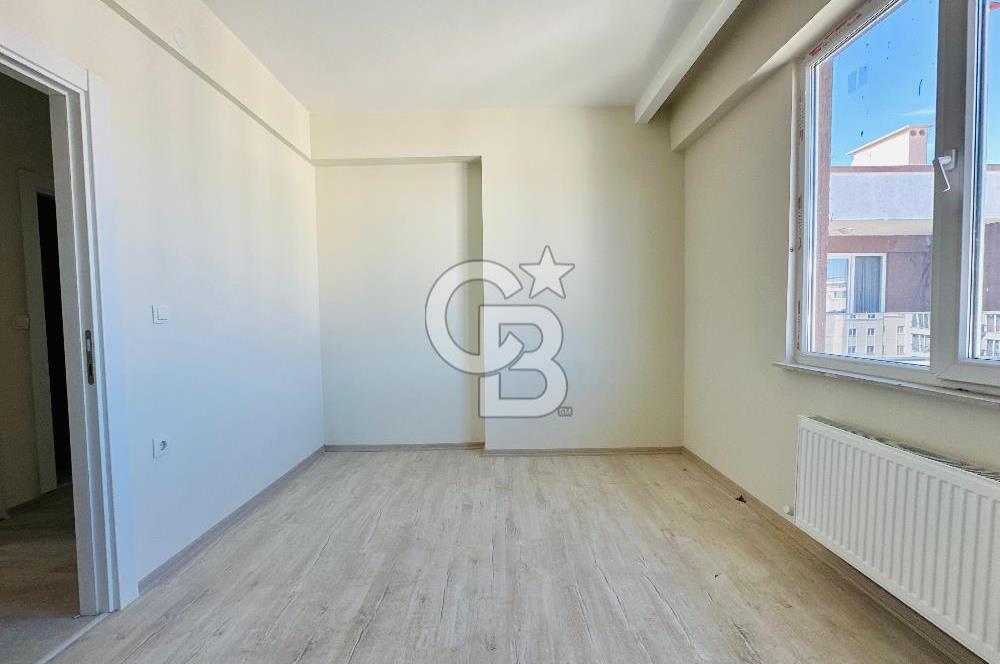 ÇANAKKALE MERKEZDE SİTE İÇERİSİNDE SATILIK ÇOK GENİŞ 2+1 DAİRE
