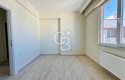 ÇANAKKALE MERKEZDE SİTE İÇERİSİNDE SATILIK ÇOK GENİŞ 2+1 DAİRE