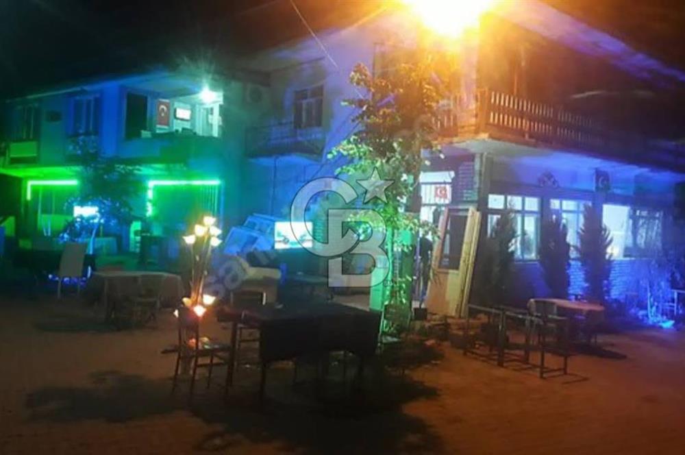 C/B DEN ALAŞEHİR SOĞANLI MAH. KÖY MERKEZİNDE SATILIK DÜKKANLI BİNA