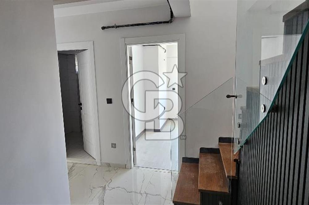 İzmir Karşıyaka Dublex 4+1 Lüks Satılık Daire Dubleks 
