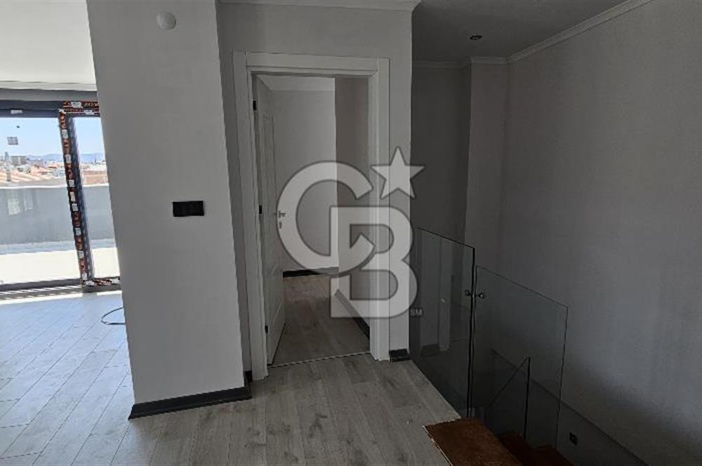 İzmir Karşıyaka Dublex 4+1 Lüks Satılık Daire Dubleks 