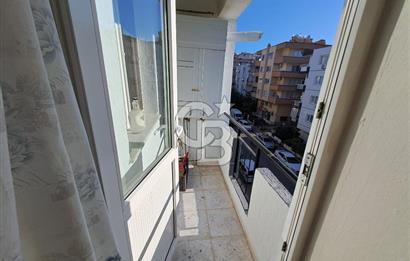 Karşıyaka Bahçelievler' de 3+1 Eşyalı Kiralık Daire