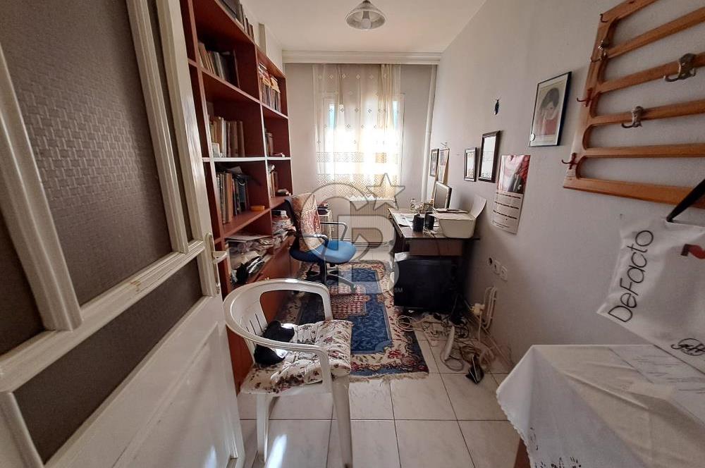 Karşıyaka Bahçelievler' de 3+1 Eşyalı Kiralık Daire