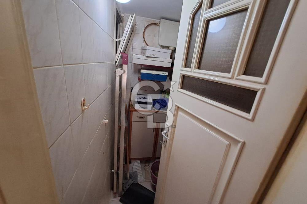 Karşıyaka Bahçelievler' de 3+1 Eşyalı Kiralık Daire
