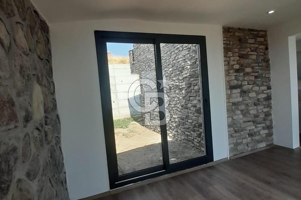 Egenin İncisi Çandarlıda Deniz Manzaralı Özel Villa