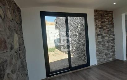 Egenin İncisi Çandarlıda Deniz Manzaralı Özel Villa