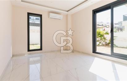 ÇEŞME FENERBURNU'NDA DENİZ MANZARALI 7+2 MÜSTAKİL HAVUZLU VİLLA