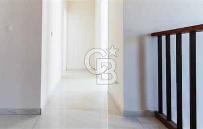 ÇEŞME FENERBURNU'NDA DENİZ MANZARALI 7+2 MÜSTAKİL HAVUZLU VİLLA