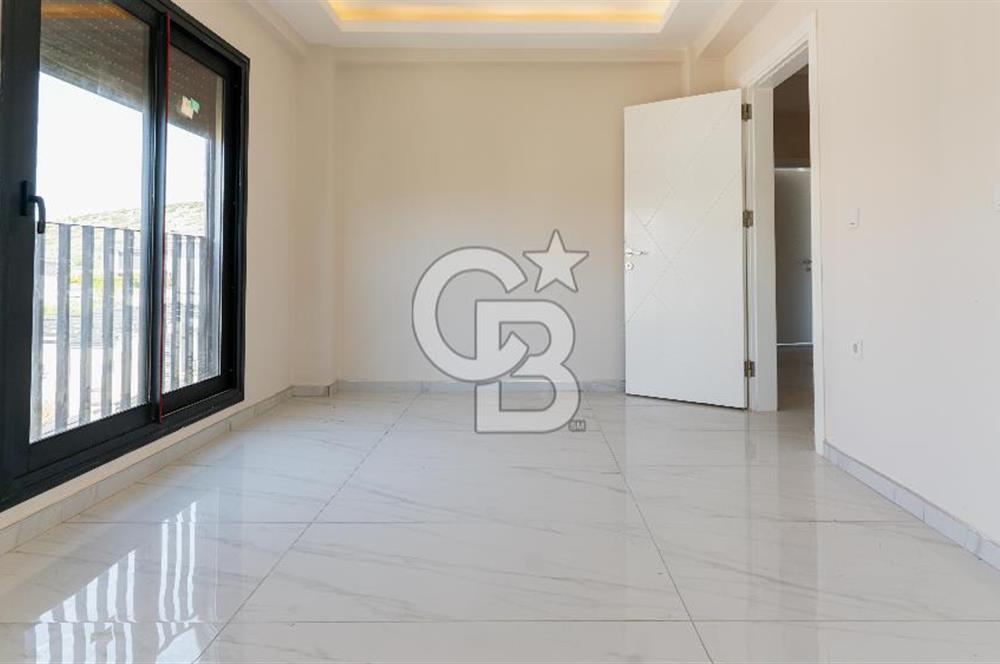 ÇEŞME FENERBURNU'NDA DENİZ MANZARALI 7+2 MÜSTAKİL HAVUZLU VİLLA
