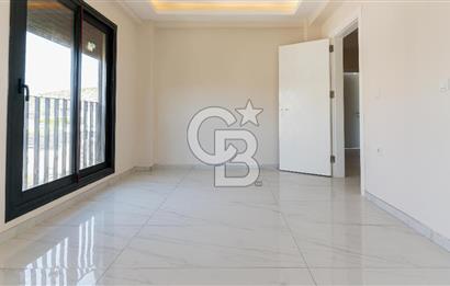 ÇEŞME FENERBURNU'NDA DENİZ MANZARALI 7+2 MÜSTAKİL HAVUZLU VİLLA