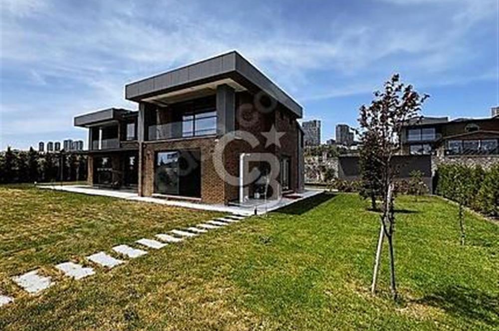 GÖLBAŞINDA LÜKS VE ZERAFETİN BULUŞTUĞU BİR VİLLA SENSE V
