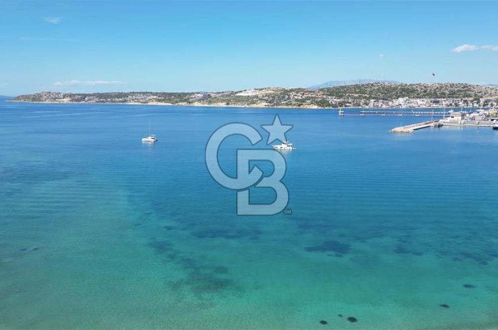 ÇEŞME FENERBURNU'NDA DENİZ MANZARALI 7+2 MÜSTAKİL HAVUZLU VİLLA