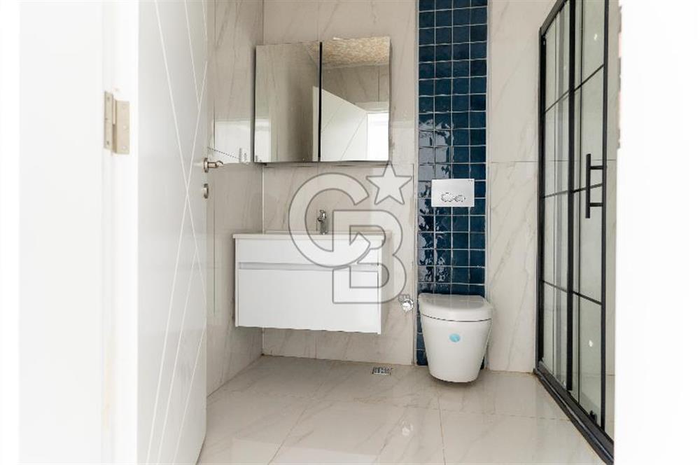 ÇEŞME FENERBURNU'NDA DENİZ MANZARALI 7+2 MÜSTAKİL HAVUZLU VİLLA