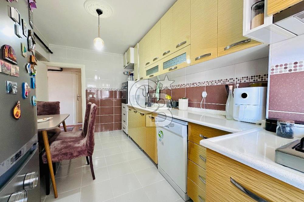 CEVATPAŞA DA SATILIK CADDE ÜSTÜ ARA KAT GENİŞ 3+1 DAİRE