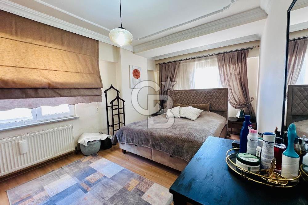 CEVATPAŞA DA SATILIK CADDE ÜSTÜ ARA KAT GENİŞ 3+1 DAİRE