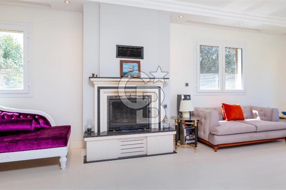 URLA KEKLİKTEPE'DE 9612M2 ZEYTİN AĞAÇLARI İÇİNDE HAVUZLU VİLLA