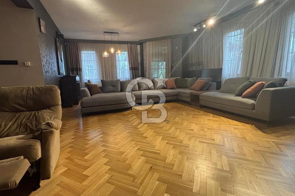Başiskele Yeniköyde 4+1 Geniş Bahçeli Eşyalı Villa