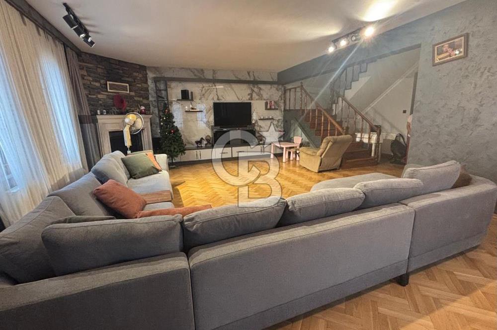 Başiskele Yeniköyde 4+1 Geniş Bahçeli Eşyalı Villa