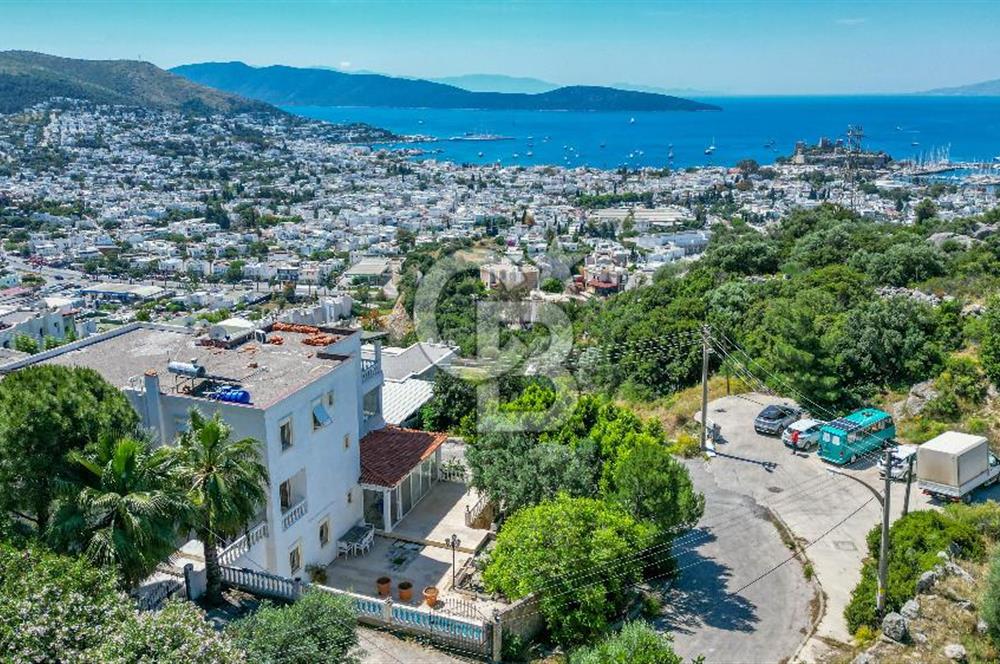 Bodrum Yokuşbaşı Panoramik Deniz ve Kale Manzaralı Satılık Villa