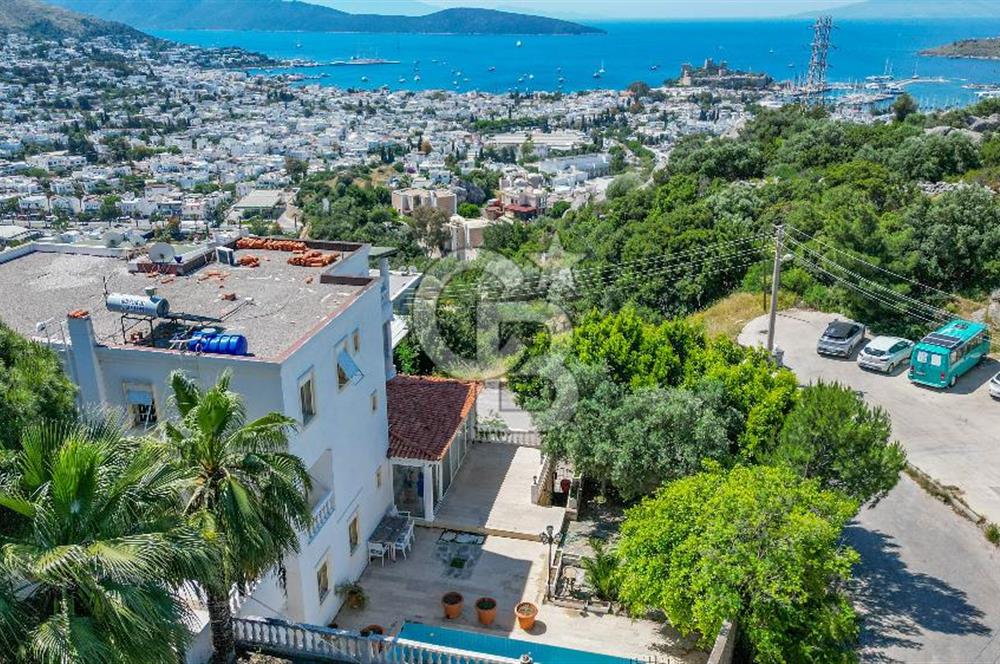Bodrum Yokuşbaşı Panoramik Deniz ve Kale Manzaralı Satılık Villa