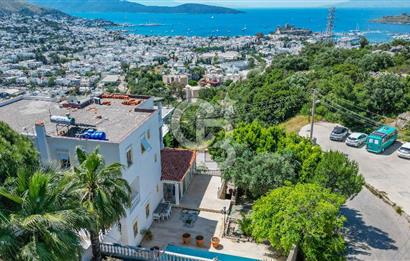 Bodrum Yokuşbaşı Panoramik Deniz ve Kale Manzaralı Satılık Villa