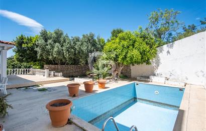 Bodrum Yokuşbaşı Panoramik Deniz ve Kale Manzaralı Satılık Villa