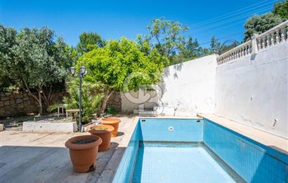 Bodrum Yokuşbaşı Panoramik Deniz ve Kale Manzaralı Satılık Villa