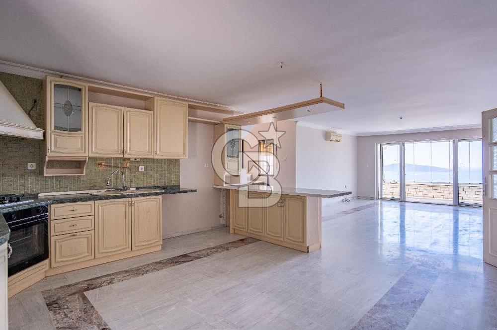 Bodrum Yokuşbaşı Panoramik Deniz ve Kale Manzaralı Satılık Villa