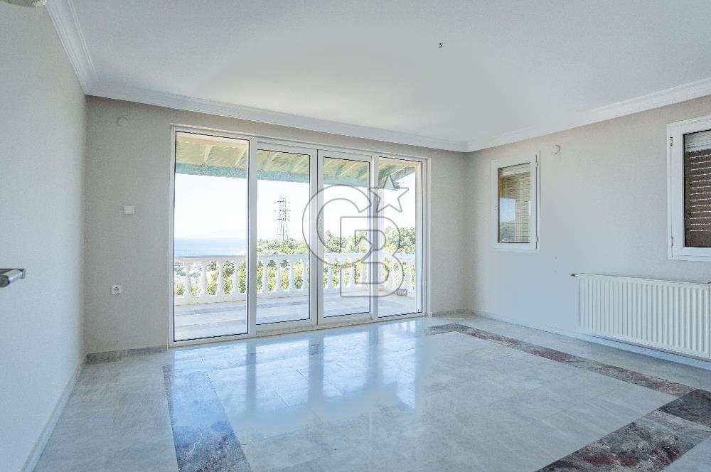 Bodrum Yokuşbaşı Panoramik Deniz ve Kale Manzaralı Satılık Villa
