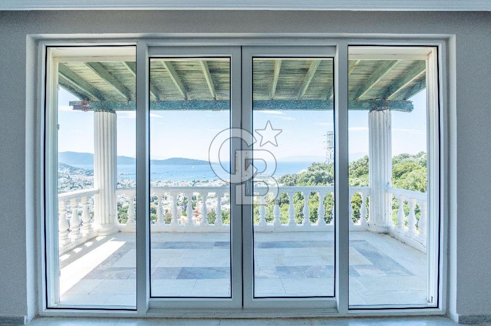 Bodrum Yokuşbaşı Panoramik Deniz ve Kale Manzaralı Satılık Villa