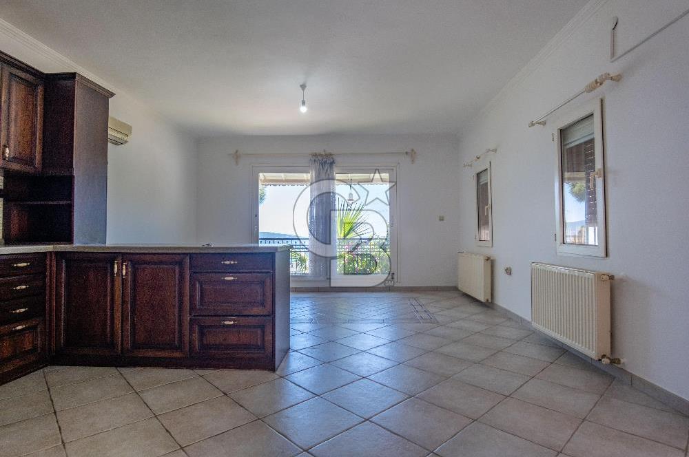 Bodrum Yokuşbaşı Panoramik Deniz ve Kale Manzaralı Satılık Villa