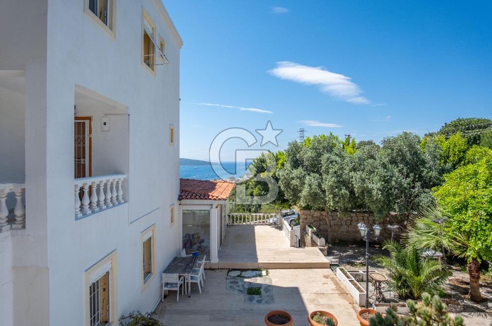Bodrum Yokuşbaşı Panoramik Deniz ve Kale Manzaralı Satılık Villa