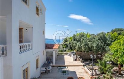 Bodrum Yokuşbaşı Panoramik Deniz ve Kale Manzaralı Satılık Villa