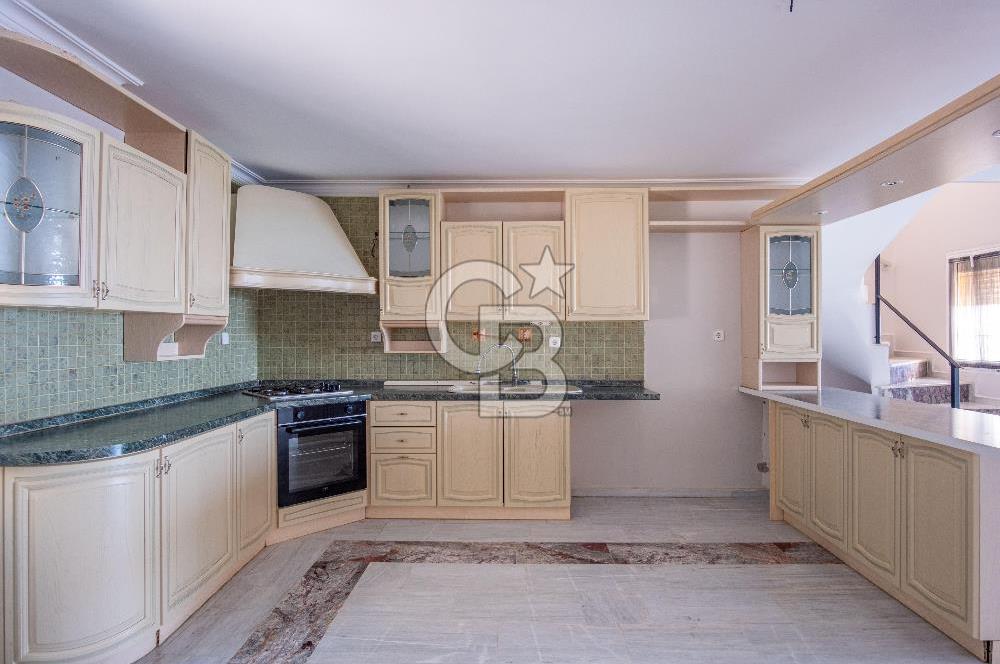 Bodrum Yokuşbaşı Panoramik Deniz ve Kale Manzaralı Satılık Villa