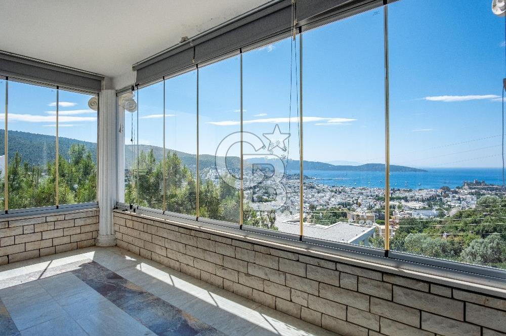 Bodrum Yokuşbaşı Panoramik Deniz ve Kale Manzaralı Satılık Villa