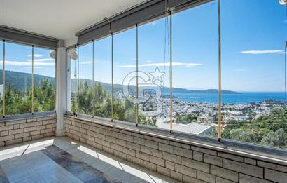 Bodrum Yokuşbaşı Panoramik Deniz ve Kale Manzaralı Satılık Villa