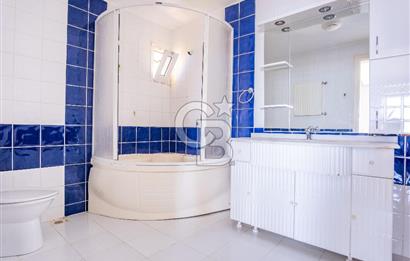 Bodrum Yokuşbaşı Panoramik Deniz ve Kale Manzaralı Satılık Villa