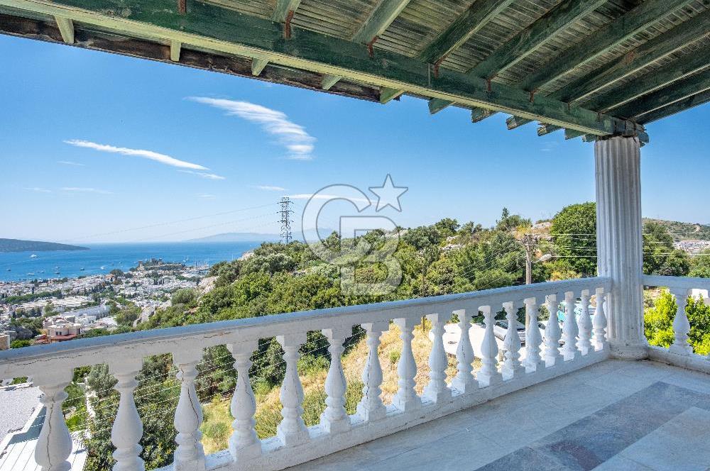 Bodrum Yokuşbaşı Panoramik Deniz ve Kale Manzaralı Satılık Villa
