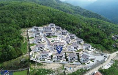 CB ENVOY | PANORAMİK GÖL MANZARALI HAVUZLU LÜKS TRİPLEKS VİLLA