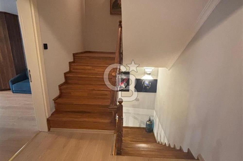 Başiskele Yeniköyde 4+1 Geniş Bahçeli Eşyalı Villa